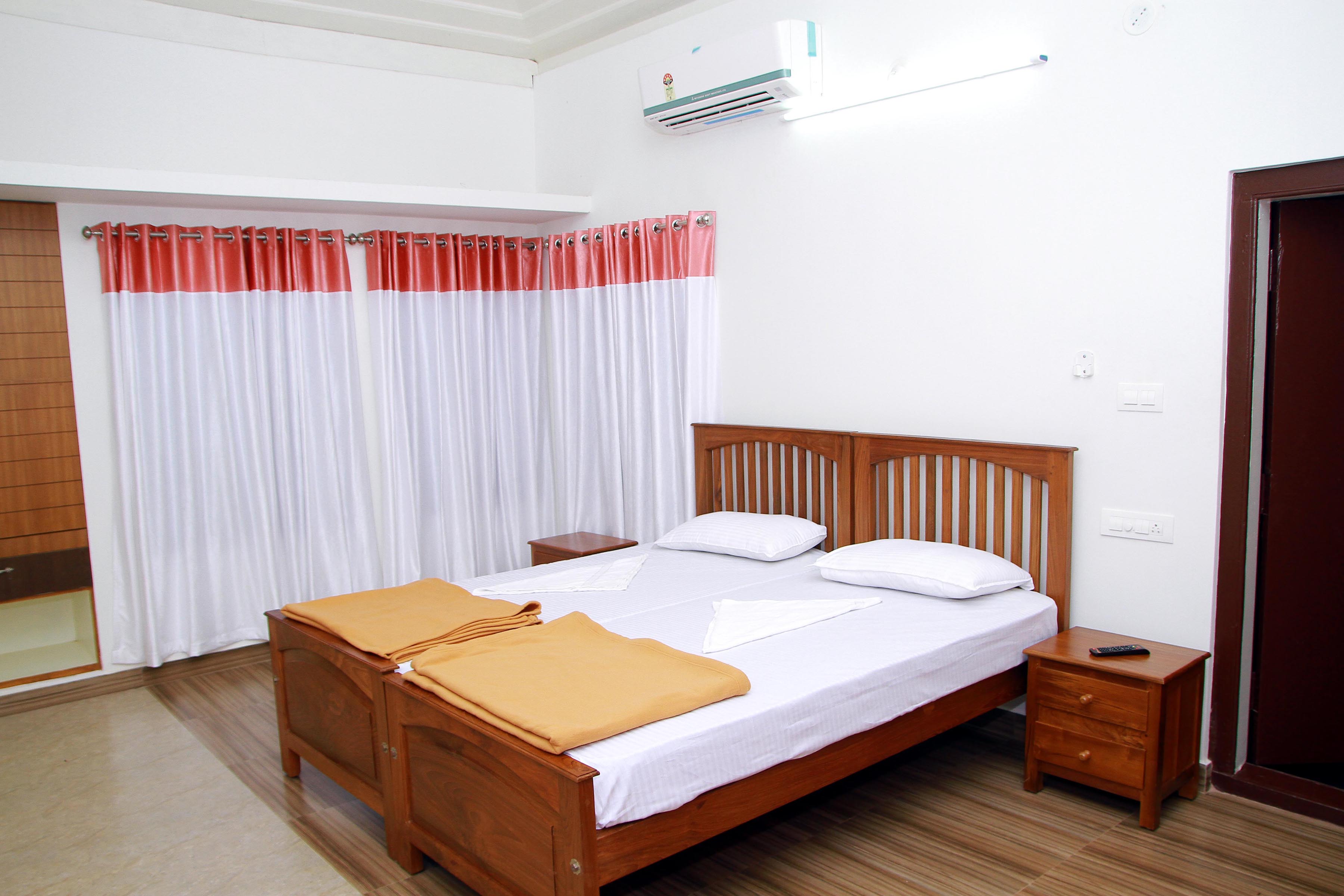 Pearl Beach Bungalow Heritage Home | Premium Double Room A/c